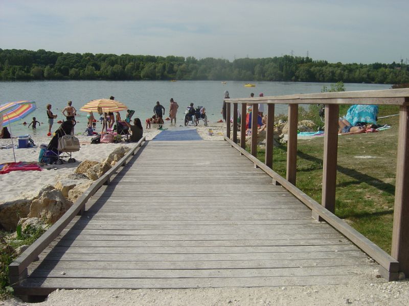 Île de loisirs Paris : Rampe d'accès à la baignade sur l'Ile de Loisirs de Jablines-Annet